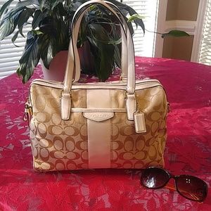 ❤Pre Loved Authentic Coach Purse❤